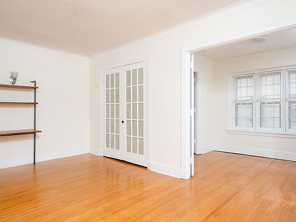 2nd image of 1000 W Franklin Ave APT 310