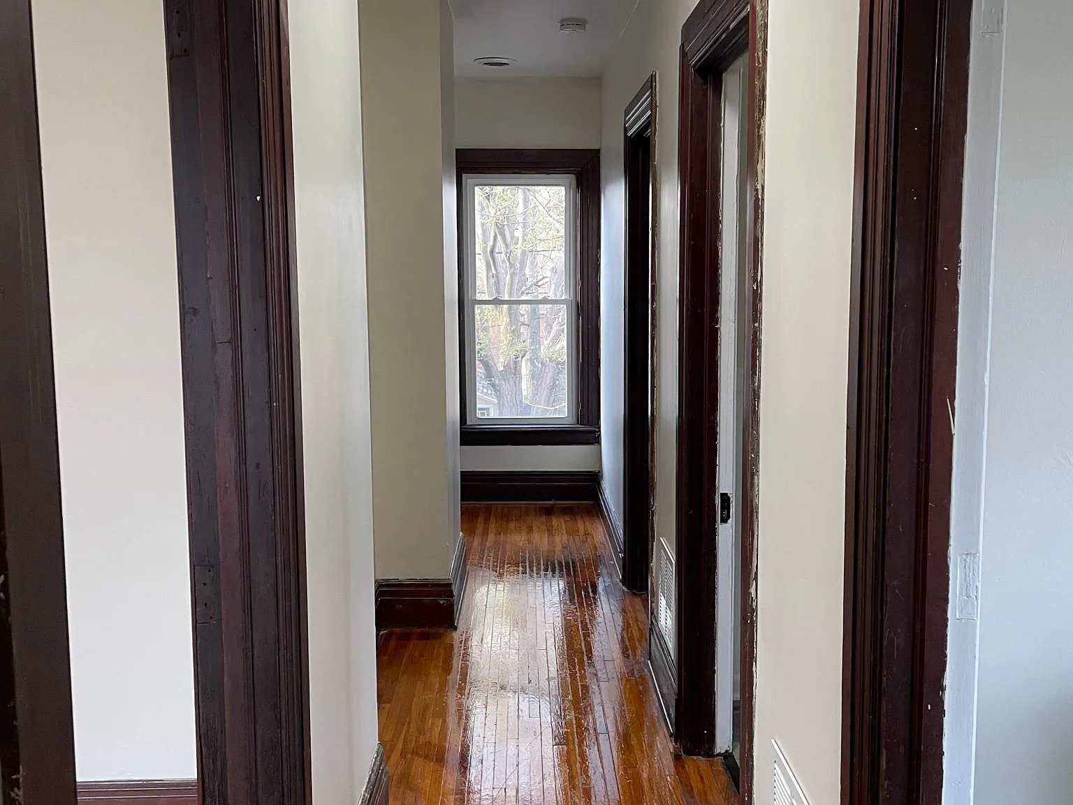 325 West Ave — Photo 1