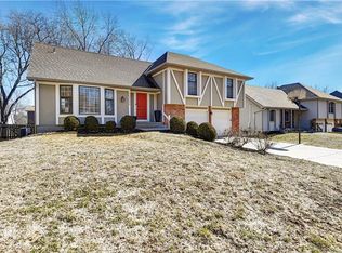 10225 Haskins St, Lenexa, KS 66215