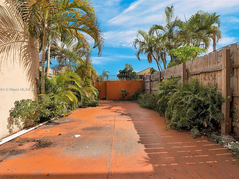 Les Chateaux At Intl Gardens Condominiums 11885 SW 18th Ter Miami FL Zillow