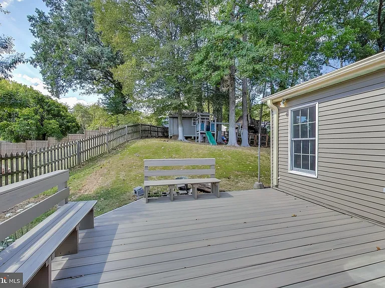 9217 Briarchip St — Photo 33