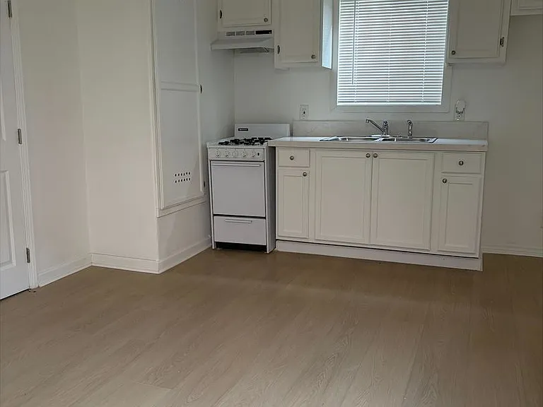 842 Alamitos Ave — Photo 25