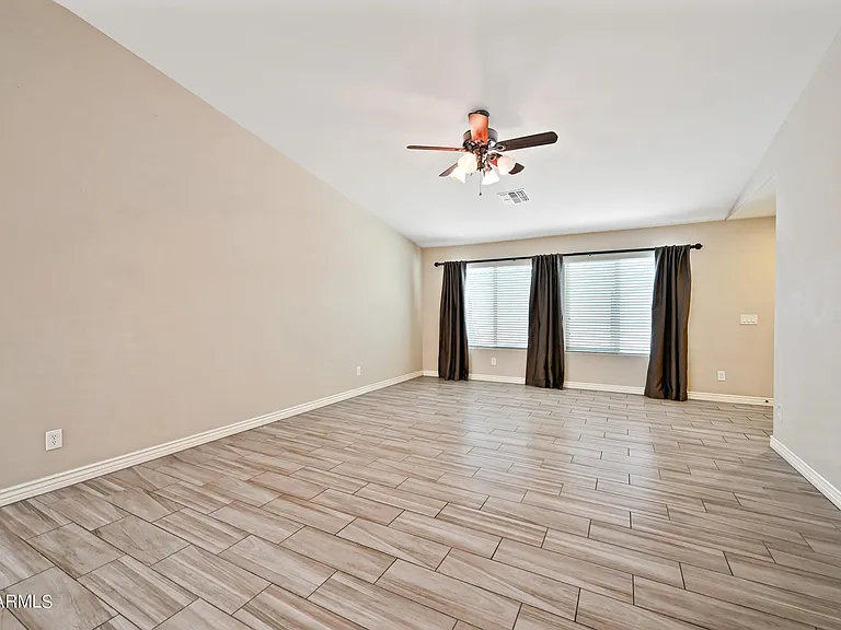 2209 E Hazeltine Way — Photo 12