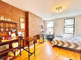 Rented by Century 21 Premier 