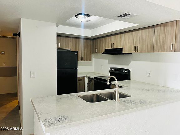 4th image of 4242 N 69TH Drive #1303