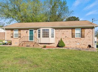 1498 Ridgewood Ct W, Gallatin, TN 37066