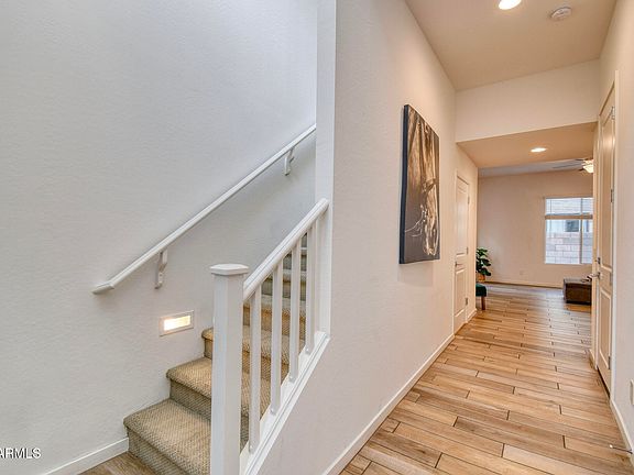 4th image of 901 S SMITH Road #1065