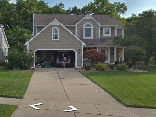 793 Hathaway Dr, Auburn Hills, MI 48326