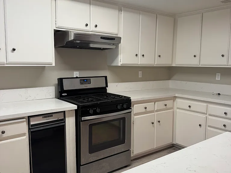 121 N Muscatel Ave #A — Photo 23