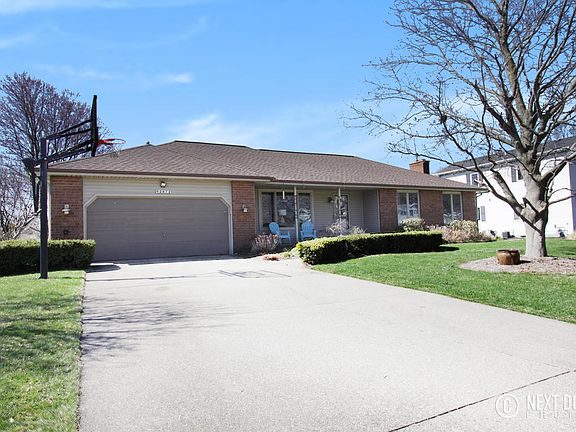 3rd image of 2872 Creek View Dr