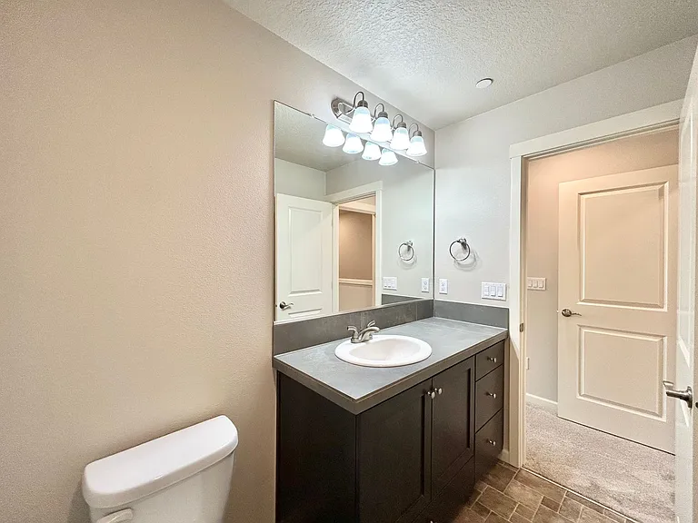 7211 NW Eleanor Ave — Photo 43