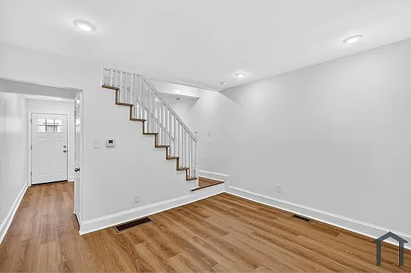 1821 E Oakdale St — Photo 15