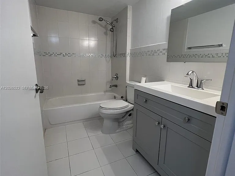 10415 N Kendall Dr #B113 — Photo 11