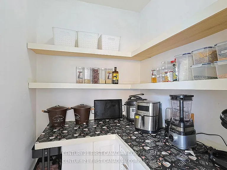 464 Jessica Way — Photo 23