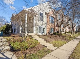 2438 Emily Ln, Elgin, IL 60124