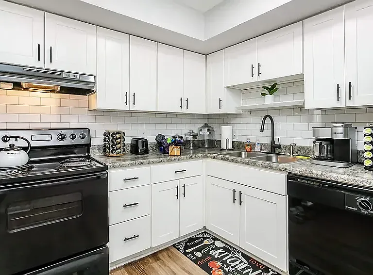 Brentwood Hills Luxury Townhomes — Photo 26
