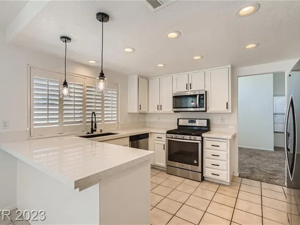 7604 Botany Bay Dr, Las Vegas, NV 89128