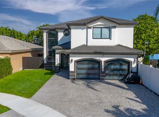 15553 SW 95th St, Miami, FL 33196