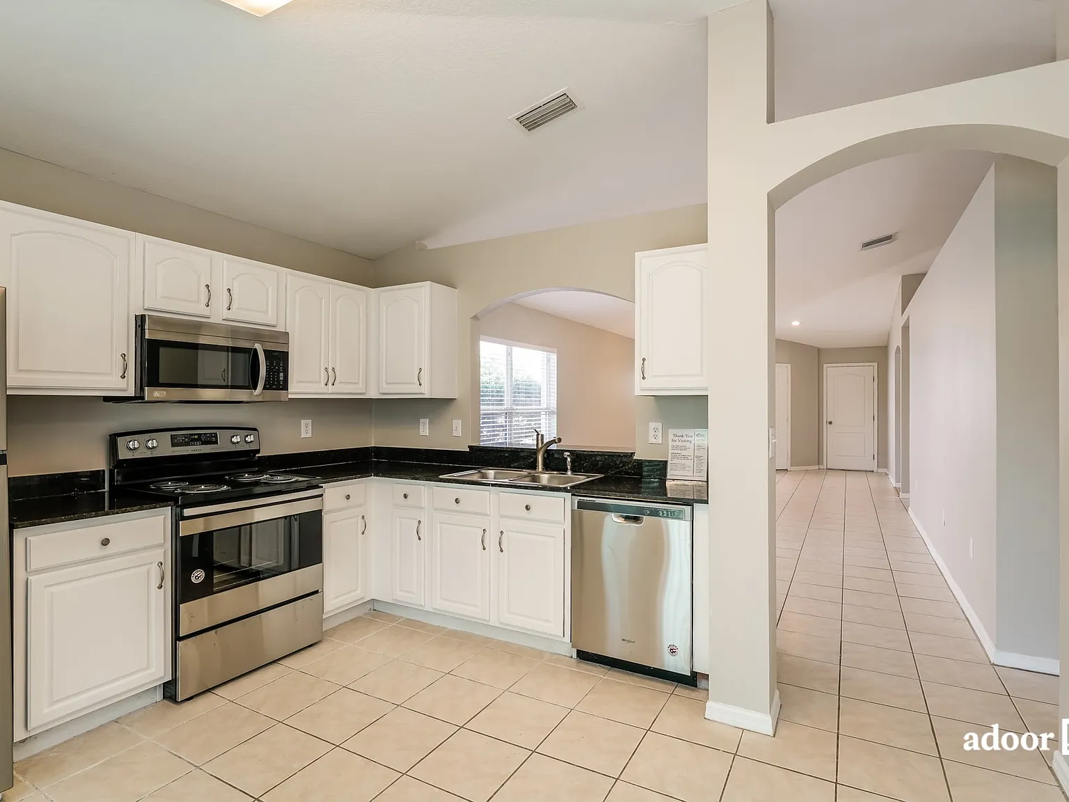 3 bed, 2.0 bath, 1300 sqft, $2,195 — Photo 3