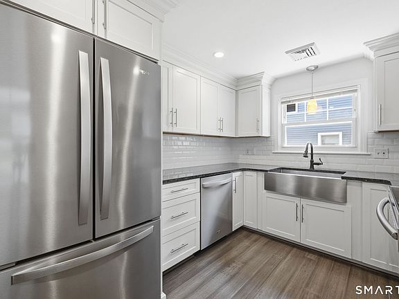 5th image of 39 Randal Avenue