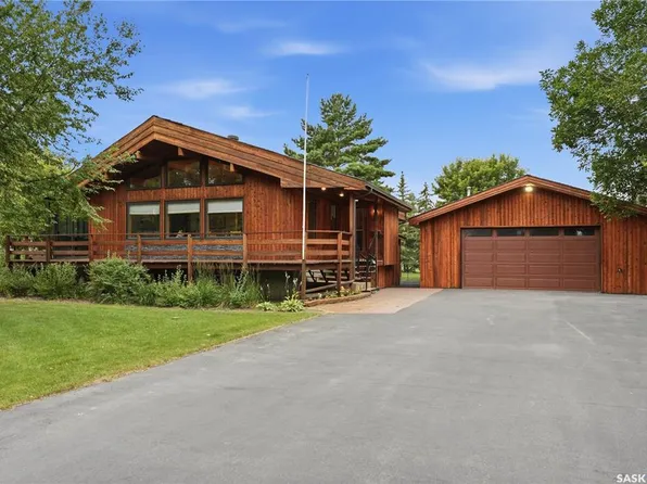 21 Meadow ROAD, White City, SK S4L 5B1