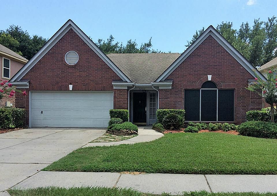1st image of 7202 Oak Walk Dr