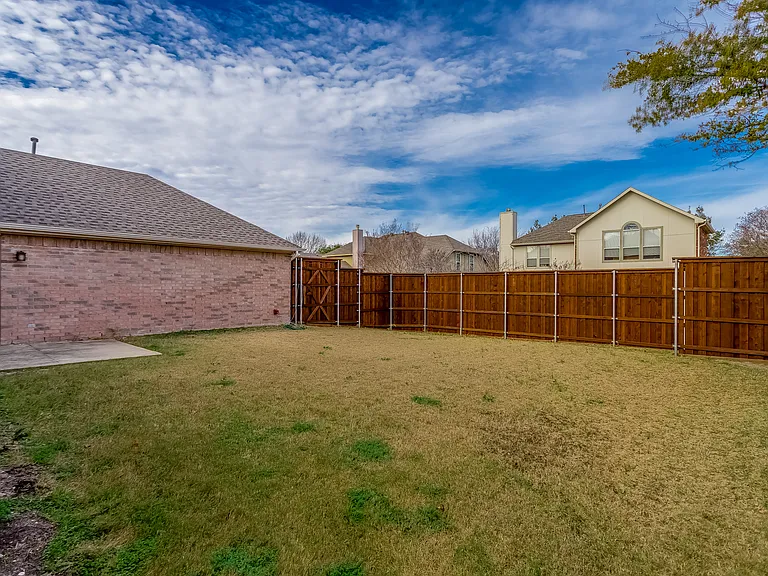 2429 Clear Field Dr — Photo 4