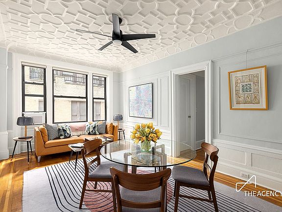 3rd image of 200 W 54th St APT 12B