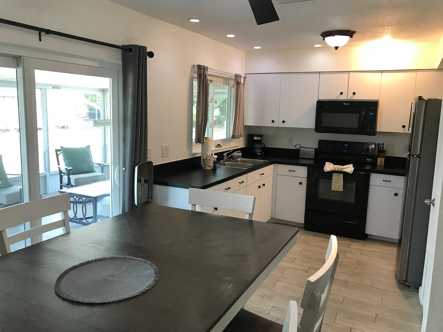 3 bed, 1390 sqft, $2,199 — Photo 4