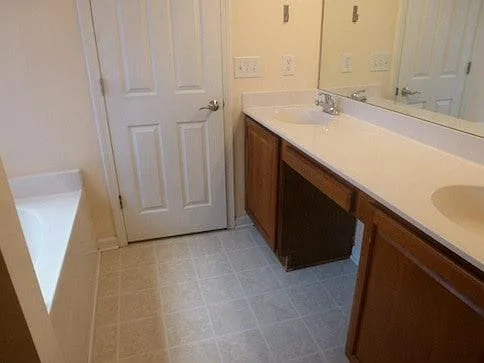 216 Latherton Ct — Photo 24