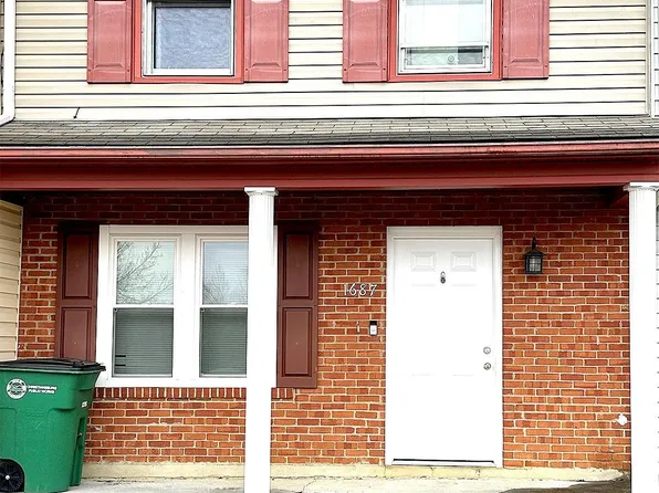 1687 York Dr, Christiansburg, VA 24073