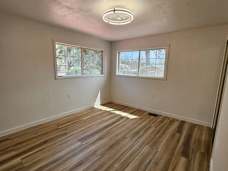 1155 Swanson Ln — Photo 21