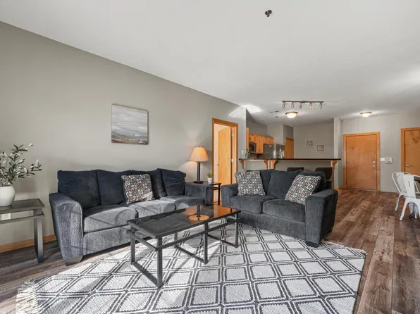 10900 W Bluemound ROAD #208, Wauwatosa, WI 53226