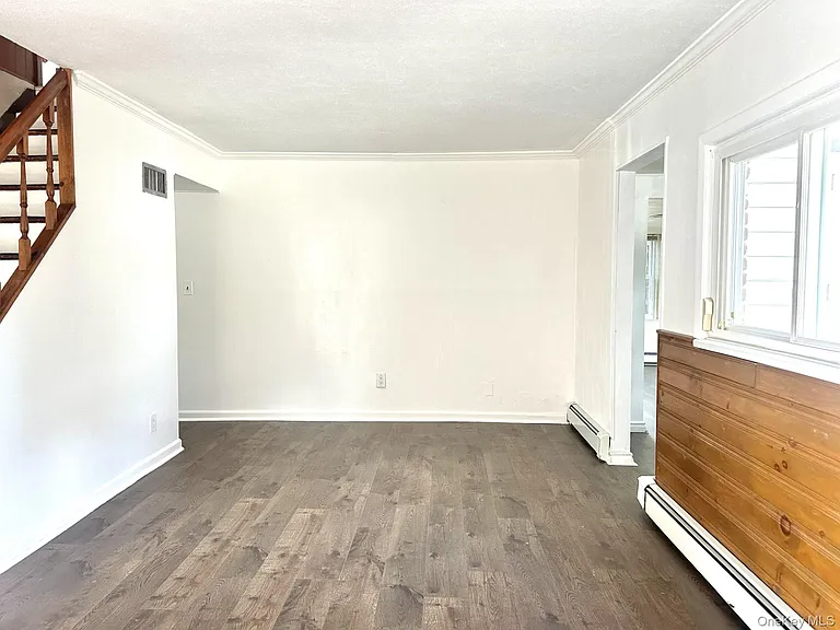 27 Collins Rd — Photo 8