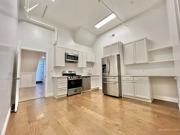 4th image of 85 Columbia Sq #3