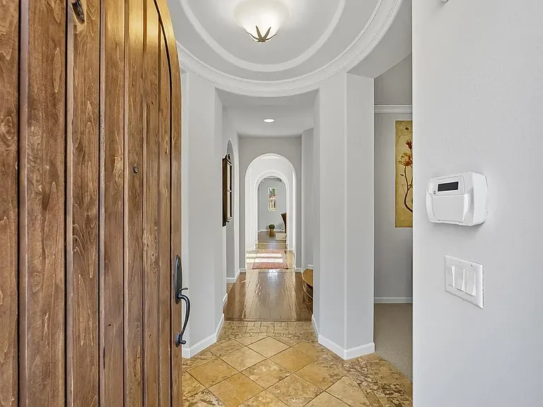 Eagle Ridge Dr — Photo 3
