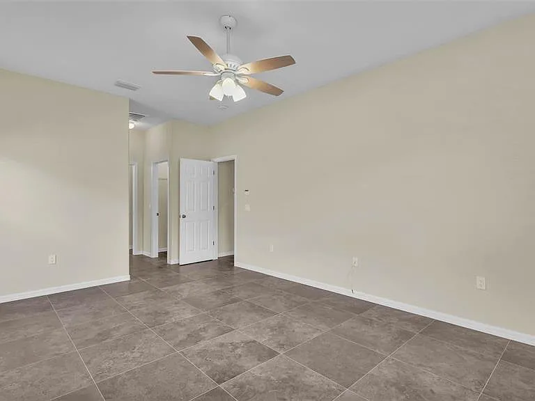 2889 Seymore St — Photo 11