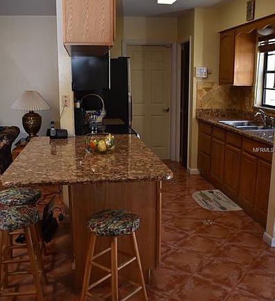 3rd image of 7609 Barry Rd
