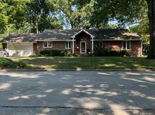 9307 Belinder Rd, Leawood, KS 66206