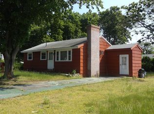 4 Grasshopper Ln, Tewksbury, MA 01876