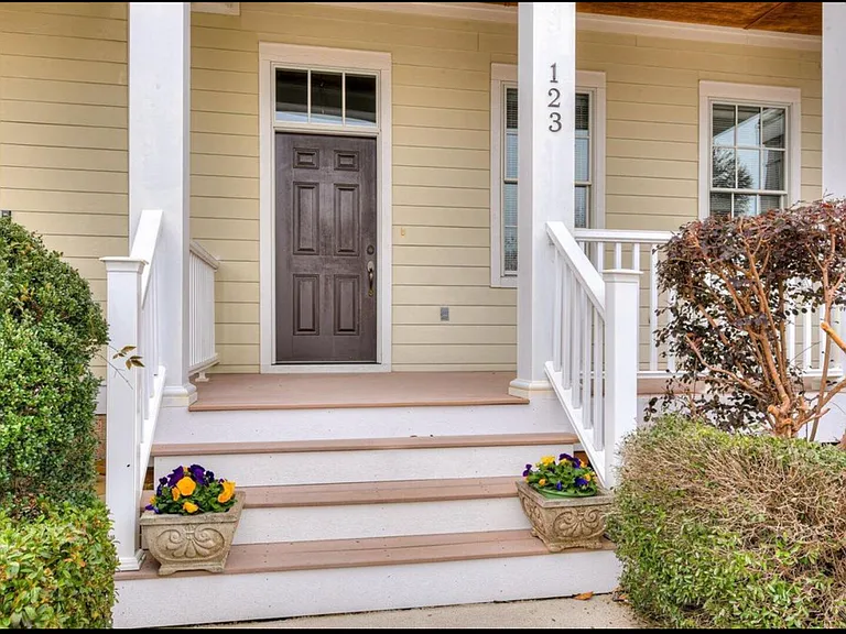 123 Society Hill Dr — Photo 2
