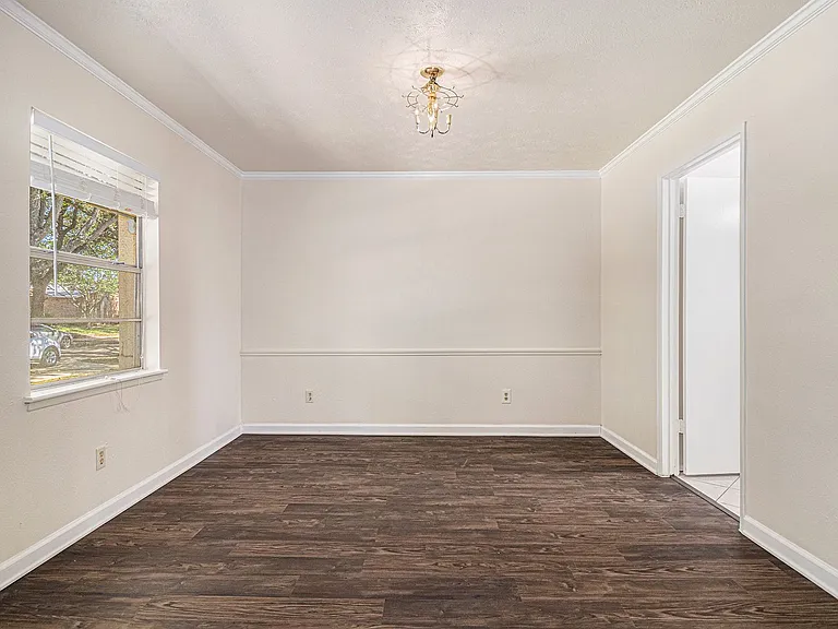 1814 Addington Dr — Photo 5