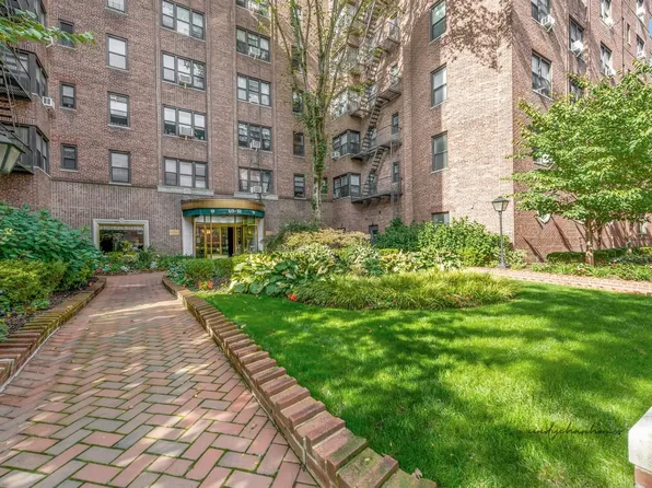 6910 Yellowstone Blvd APT 303, Queens, NY 11375