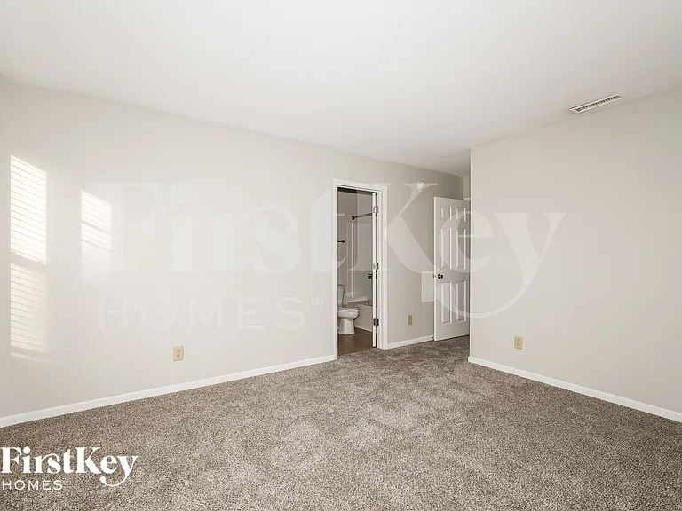 12158 E 141st St — Photo 11