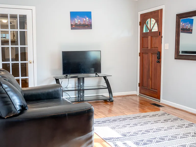 3140 Bonanza Dr — Photo 2