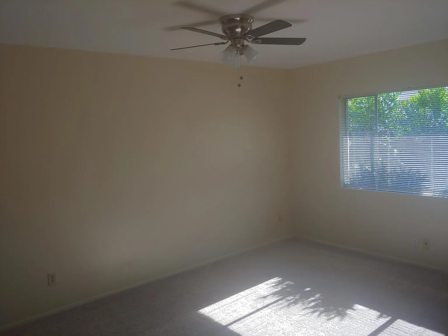 3 bed, 2137 sqft, $2,300 — Photo 4