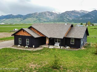 45 Little Greys Loop, Etna, WY 83118