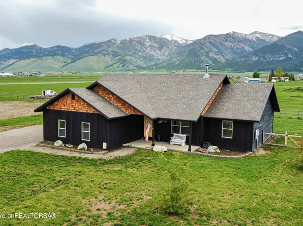 45 Little Greys Loop, Etna, WY 83118