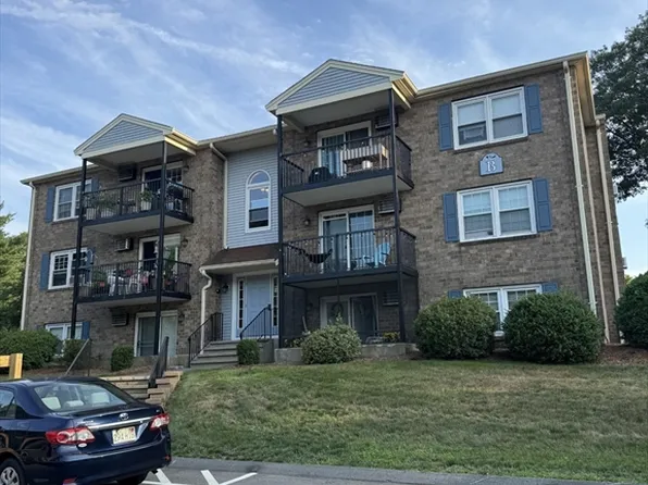 610 S Franklin St APT B204, Holbrook, MA 02343