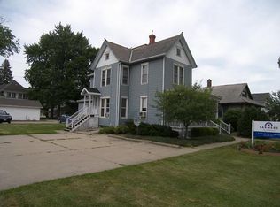 2425 1/2 4th St, Peru, IL 61354